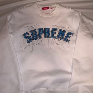 Supreme crewneck